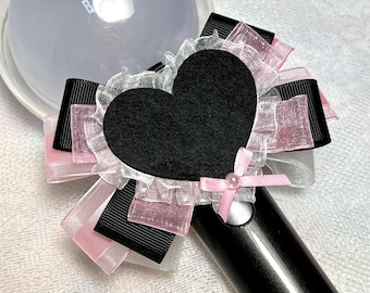 Letrero de fan de K-Pop hecho a mano, lazo de corazón negro y rosa, lazo de cinta para lightstick, llavero para bolso, accesorio para concierto, decoración de bolso anime ita, pequeño