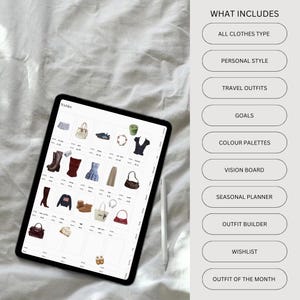 Pu&ograve; includere: Un tablet digitale che mostra un planner digitale con una griglia di immagini di abbigliamento, scarpe e accessori. Il testo "Wishlist" &egrave; in cima allo schermo. Il testo "WHAT INCLUDES" &egrave; sul lato destro dell'immagine con un elenco di funzionalit&agrave; tra cui "All Clothes Type", "Personal Style", "Travel Outfits", "Goals", "Colour Palettes", "Vision Board", "Seasonal Planner", "Outfit Builder", "Wishlist" e "Outfit of the Month".