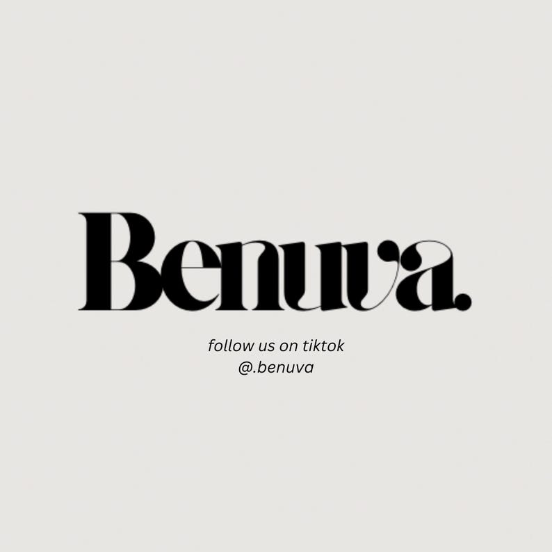 Pu&ograve; includere: Logo in bianco e nero per il marchio "Benuva" con il testo "follow us on tiktok @.benuva" sotto.