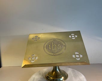 KA950 Antique VICTORIAN brass bible Bookstand With central IHS Motif Ht235 x Wi 305 x  205 base dia 125 mm Wt 2.2kg