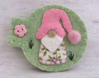 Gnome Needle Book Pins Pink Needlebook Sewing Case Penny Rug Wool