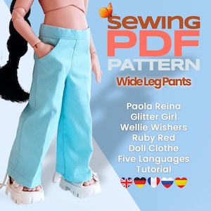 Pode incluir: Uma boneca vestindo calças de perna larga azul claro. A imagem inclui o texto "SEWING PDF PATTERN Wide Leg Pants" e lista marcas de bonecas. Uma pequena borboleta laranja está no canto superior esquerdo.
