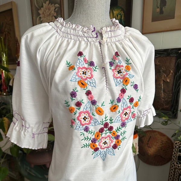 Vintage 80's Ladies Embroidered Peasant Blouse - Size L