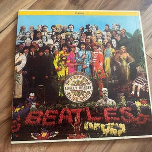 Beatles Sgt Peppers Lonely Hearts Club Band Vinyl  1983 Capitol Rainbow Label Reissue SMAS 2653 Stereo Gatefold VG+ - Free shipping in US