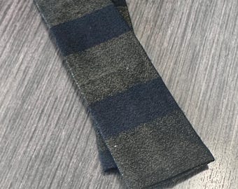 Vintage Skinny Square Bottom Tie – 2" Wide – Gold Metallic Fleck & Horizontal Black Stripes – Carl Neckwear Co. – Excellent Condition