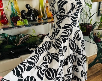 Vestido retrô Trashy Diva com laços de zebra e decote halter - Tamanho G - Estilo Rockabilly - Pinup