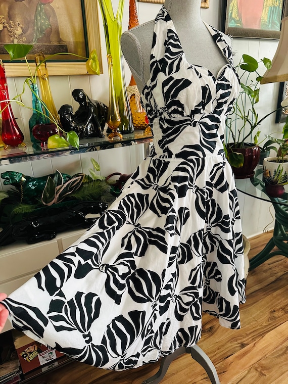 white sequin halter neck dress Beso de Luna Maxi Dress White L
