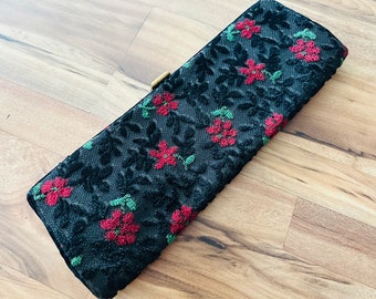 Vintage 1950s Carpet Bag Purse – Floral Tapestry Kiss Lock Handbag