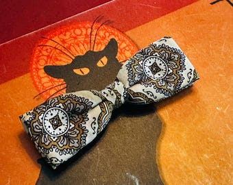 Vintage 1960s Psychedelic Baroque Clip-On Bow Tie | Cream, Tan & Golden Brown | Mod Dandy Statement