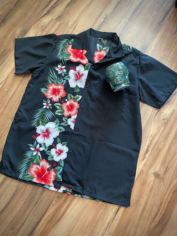 Sale Men's Retro Hawaiian Shirt in Black and Red -