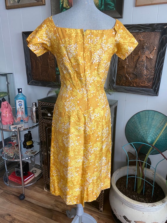 Pretty Vintage later 50's Silk Blend Dress in Mus… - image 5