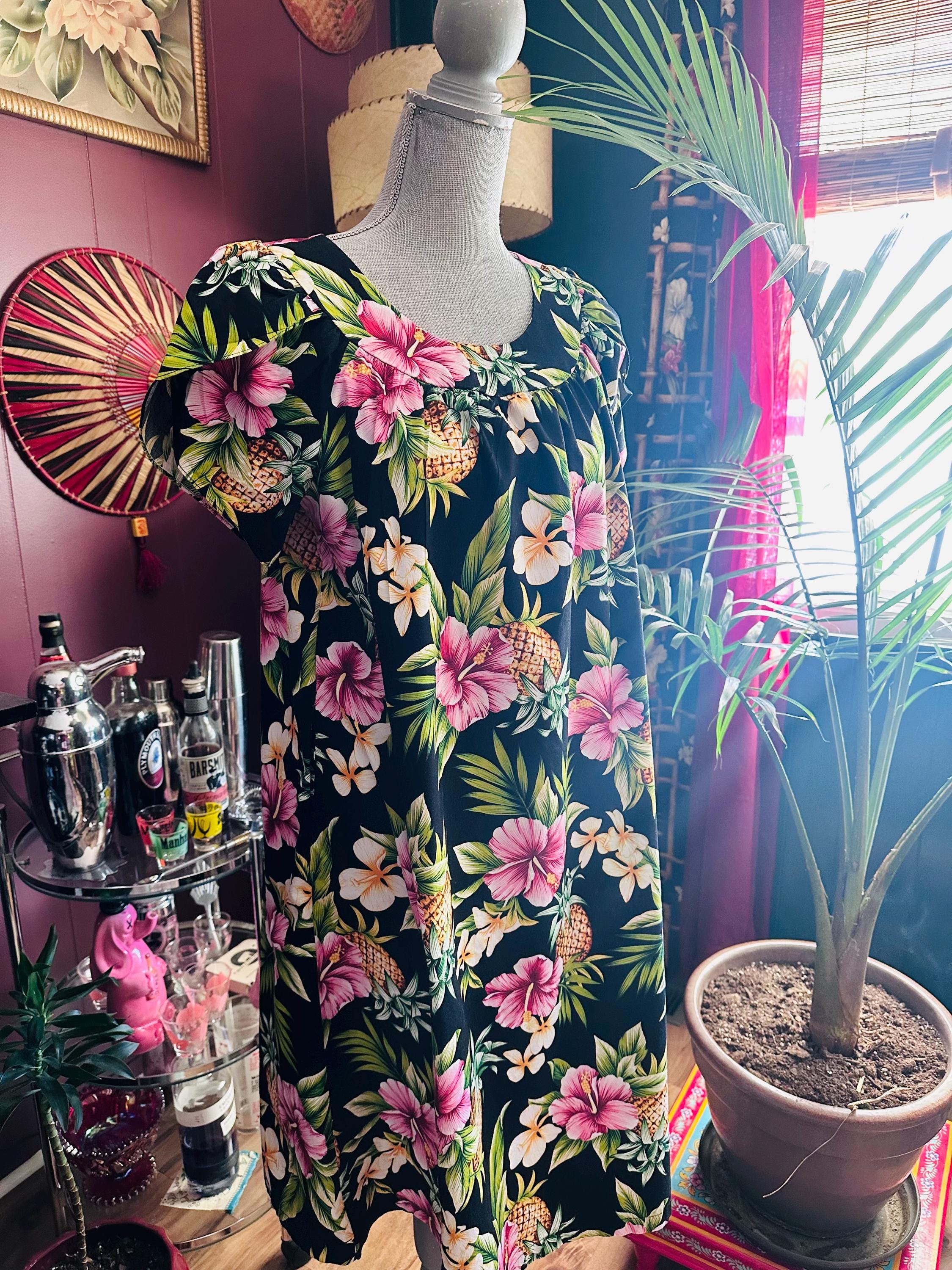 Vintage 1990's Cotton Hawaiian MuMu - Black with Pineapples and Pink Hibiscus - Size M