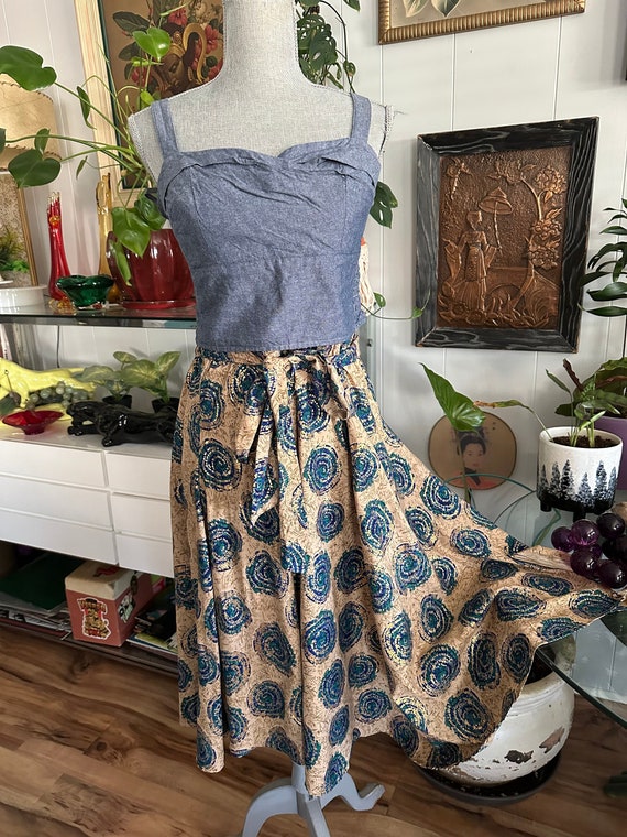 Pretty Vintage Full Skirt with Gold Foil Dot - Mi… - image 2