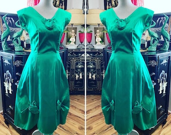 Stunning Emerald Green 1950's Sateen Party Dress - Petal Skirt - Size M