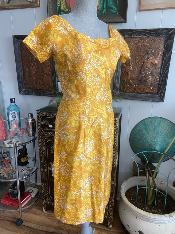 Pretty Vintage later 50's Silk Blend Dress in Mus… - image 3