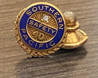 Vintage Southern Pacific Railway 40 Year Safety Pin - Gold and Diamond