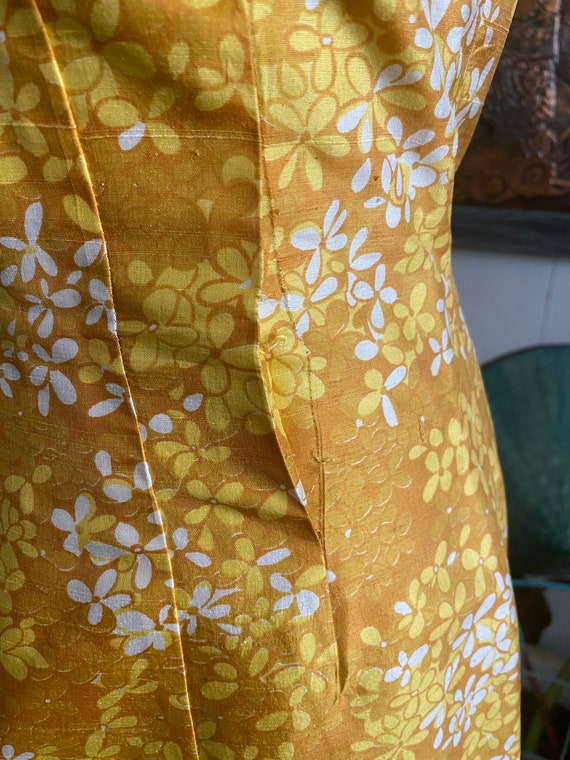 Pretty Vintage later 50's Silk Blend Dress in Mus… - image 9