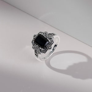 Art Deco inspirierter schwarzer Onyx Baguette & Markasit Ring aus 925 Sterling Silber