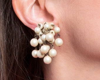 Dangly Vintage 50s 60s Pearl Beaded Cluster Clip-On Earrings