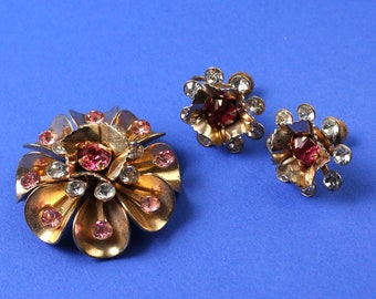 Mooie Vintage jaren '50 '60 goud & roze strass bloem broche en oorbellen set