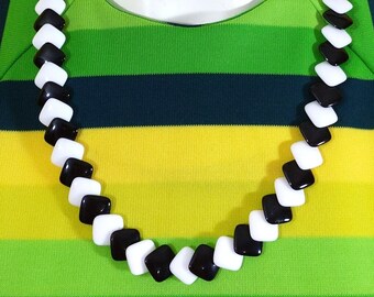 Fun Vintage 60s 70s Black & White Square Beaded Necklace