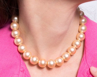 So Pretty Vintage 50s 60s Warm Colored Pearl Beaded Necklace