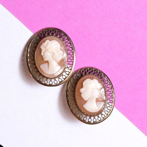 Romantic Vintage 70s 80s Gold Profile Lady Cameo Clip-On Earrings