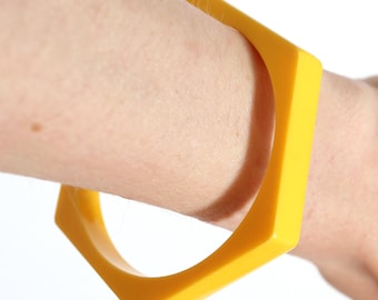 Mod Vintage 60s 70s Yellow Hexagon Bangle Bracelet