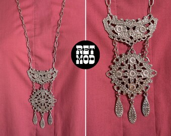 Fantastique collier hippie long vintage des années 70 en filigrane argenté à franges