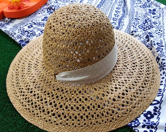 Vintage Raffia Straw Summer Hat with Neck Tie - White