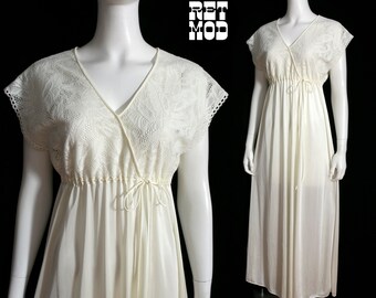 Lovely Vintage 70s 80s Off-White Soft Leaves Lace Long Nightgown