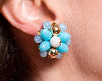 Sweet Vintage 50s 60s Pastel Blue, Gold & White Beaded Cluster Clip-On Earrings