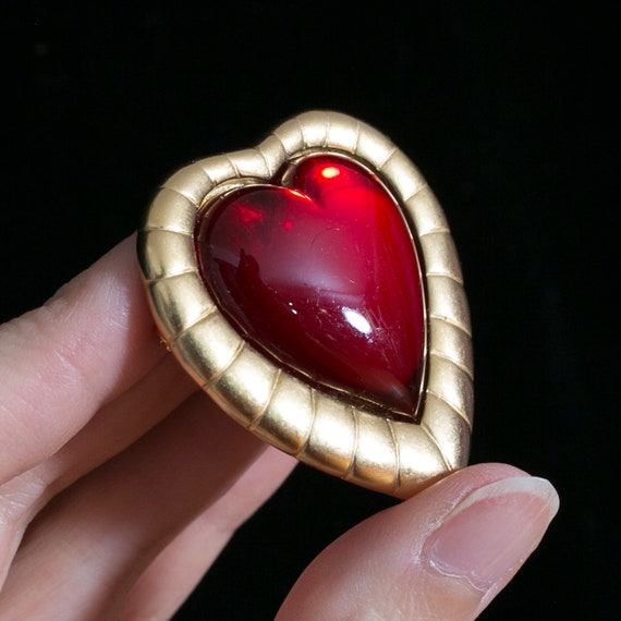 Sweet Vintage 80s 90s Red Gold Heart Statement Br… - image 4