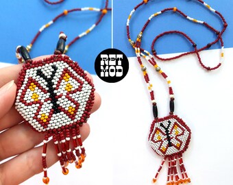 Cute Vintage 70s Butterfly Seed Bead Pendant Necklace
