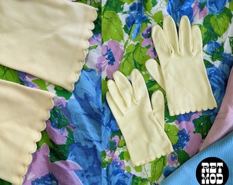 Sweet Vintage 60s 70s Light Pastel Yellow Butter Tea Gloves