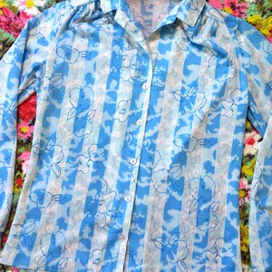 Vintage 70s 80s Pretty Blue Floral Stripe Print Blouse image 4