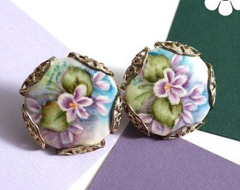 Pretty Vintage 50s 60s Purple Hand-Painted Flower Clip-On Earrings