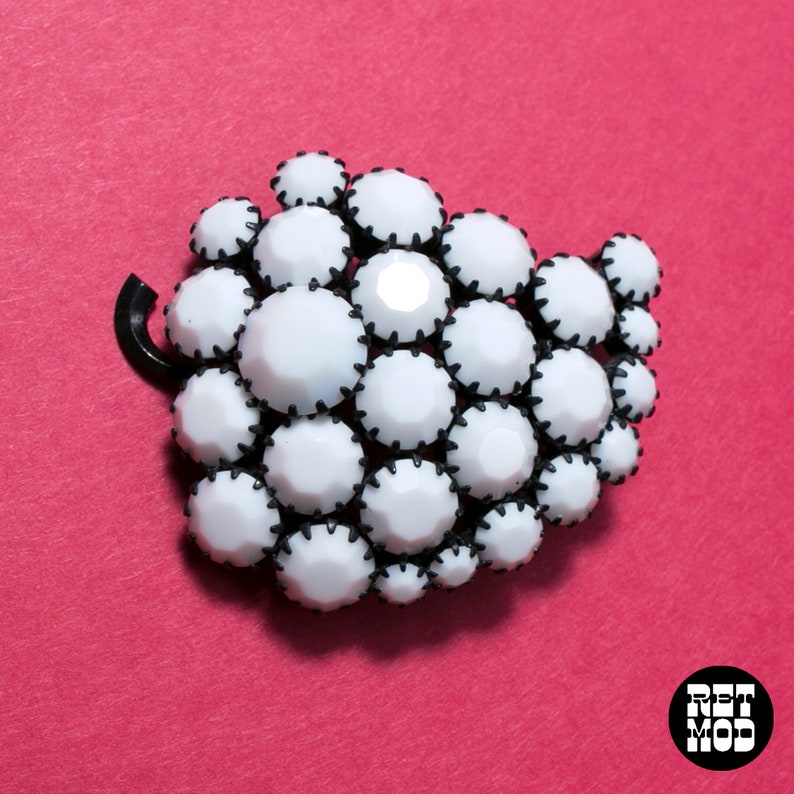 Unique Vintage 60s White Rhinestone & Black Grapes Sculptural Statement Brooch image 3