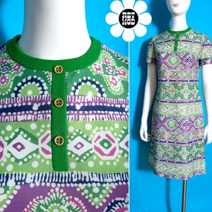 Unique Vintage 70s Green Purple Batik-Style Patterned Polyester Short Sleeve Shift Dress