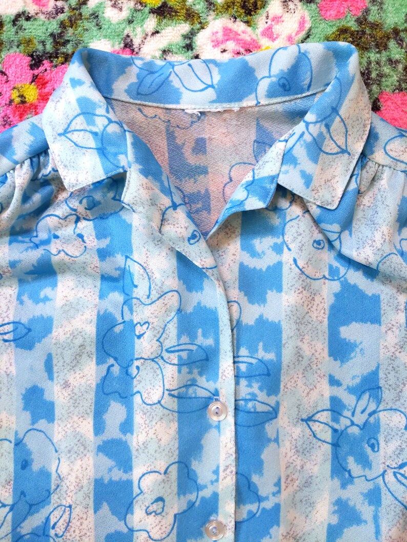 Vintage 70s 80s Pretty Blue Floral Stripe Print Blouse image 5