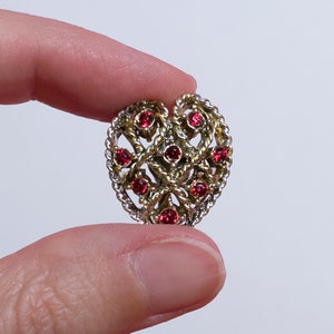 Sweet Vintage Silver Heart Earrings with Red Rhinestones Screwback image 7