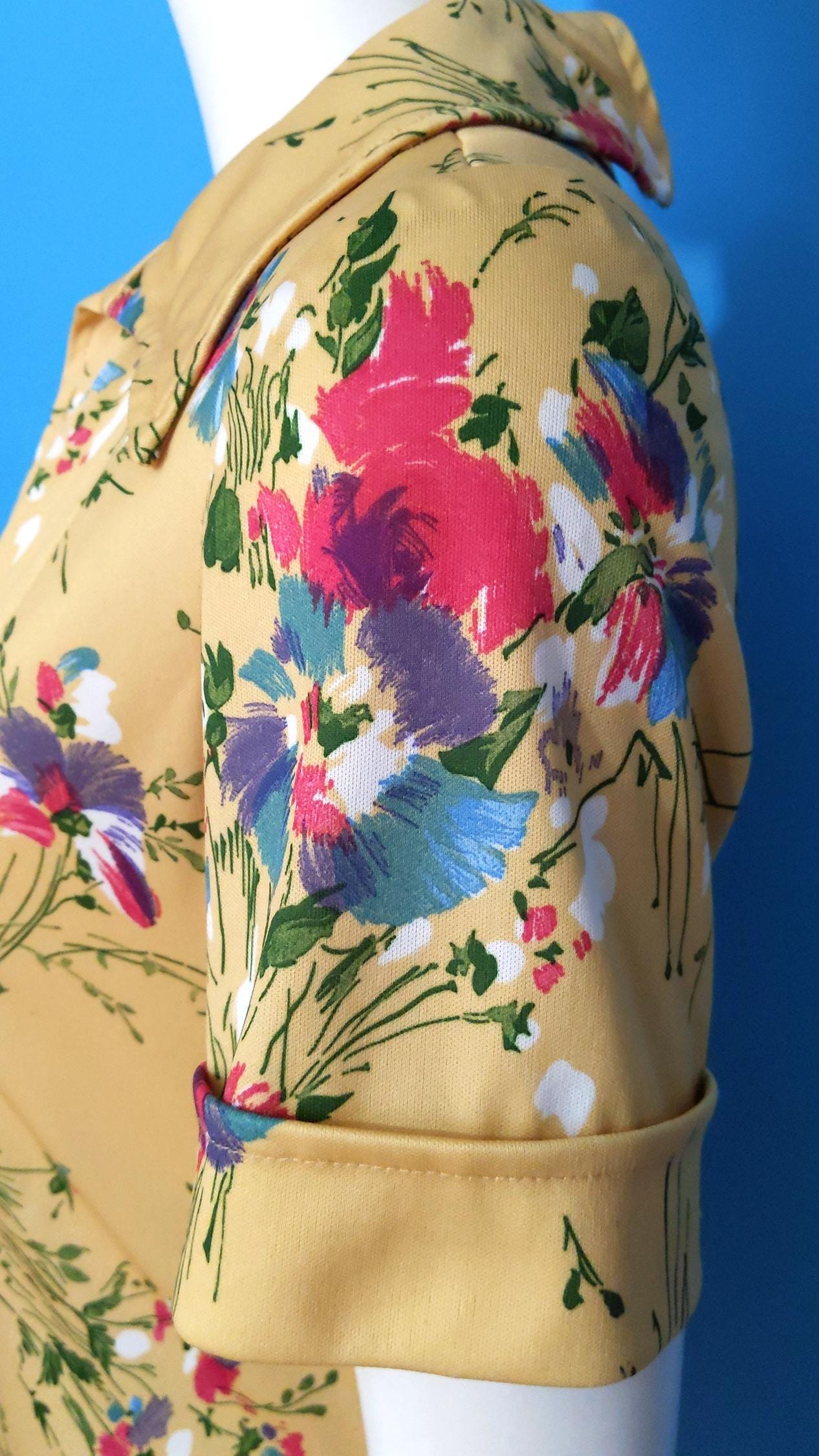 ヴィンテージ 70年代 ゴールデンイエロー 花柄 ポリエステル襟付きデイ