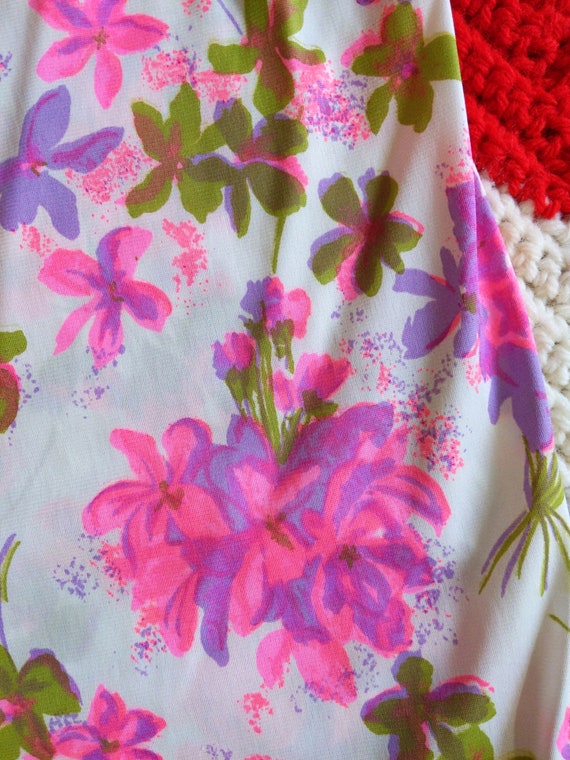 Just Lovely Vintage 60s 70s Bright Pink, Purple &… - image 9