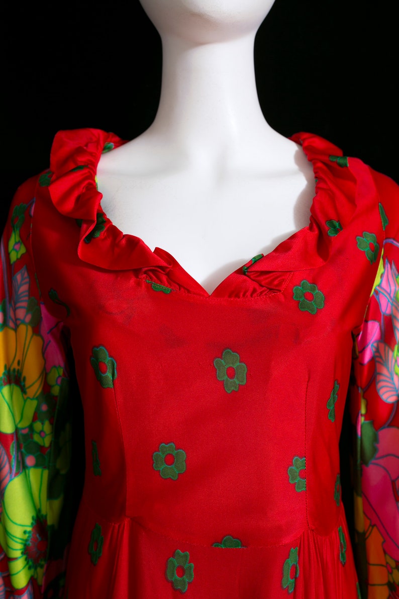 WOW Gorgeous Vintage 70s Red Green Flower Power Long Sleeve Maxi Dress image 4