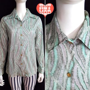 Unique Vintage 70s Light Green Patterned Long Sleeve Collared Shirt
