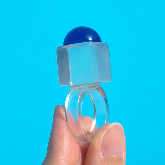 ICONIC Vintage Clear Lucite Statement Cube Ring w… - image 7