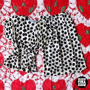 Chic Vintage 80s 90s Black & White Geometric Squares Patterned Silk Two-Piece Skirt Set