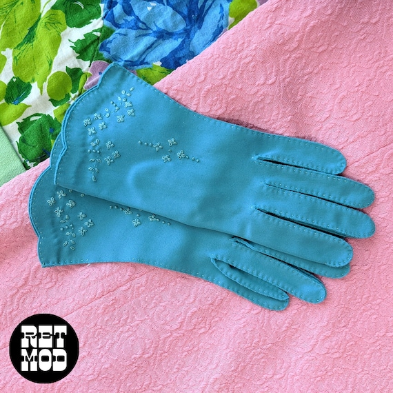 Beautiful Vintage 50s 60s Blue Embroidery Gloves - image 1