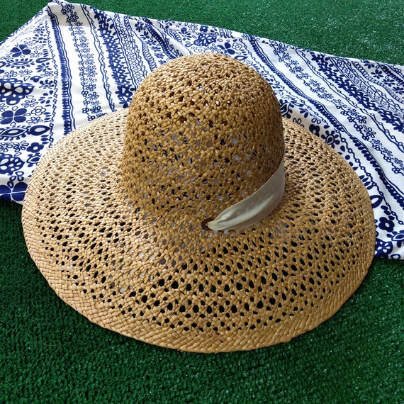 Vintage Raffia Straw Summer Hat with Neck Tie - W… - image 4