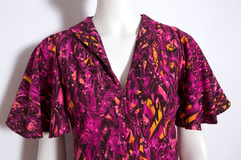 Fantastic Psychedelic Vintage 60s 70s Magenta Purple Pink Abstract Patterned Dress with Flutter Sleeves image 4